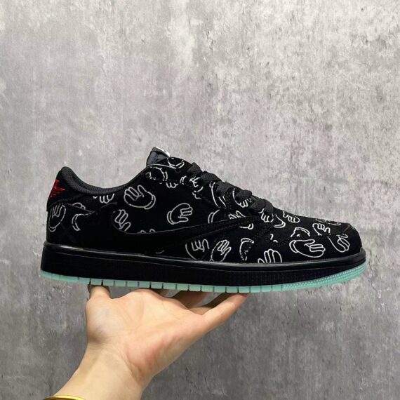Air Jordan 1 Low Reverse Black Toe