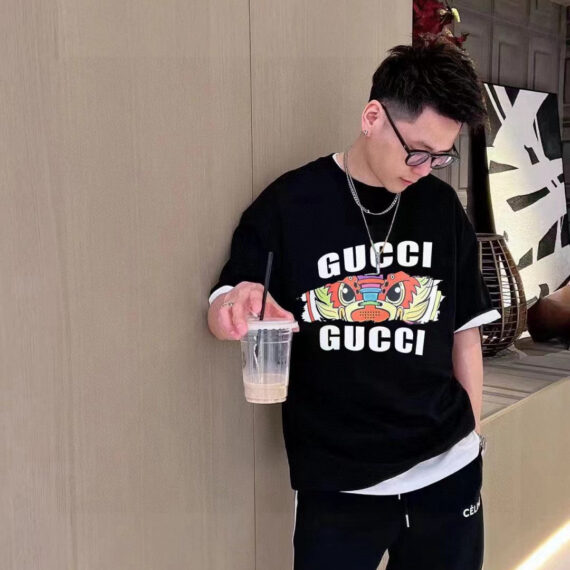 Gucci Graphic T-Shirt (Black)
