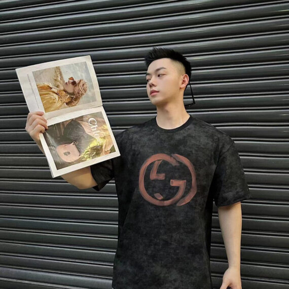 Gucci Distressed Logo T-Shirt (Black)