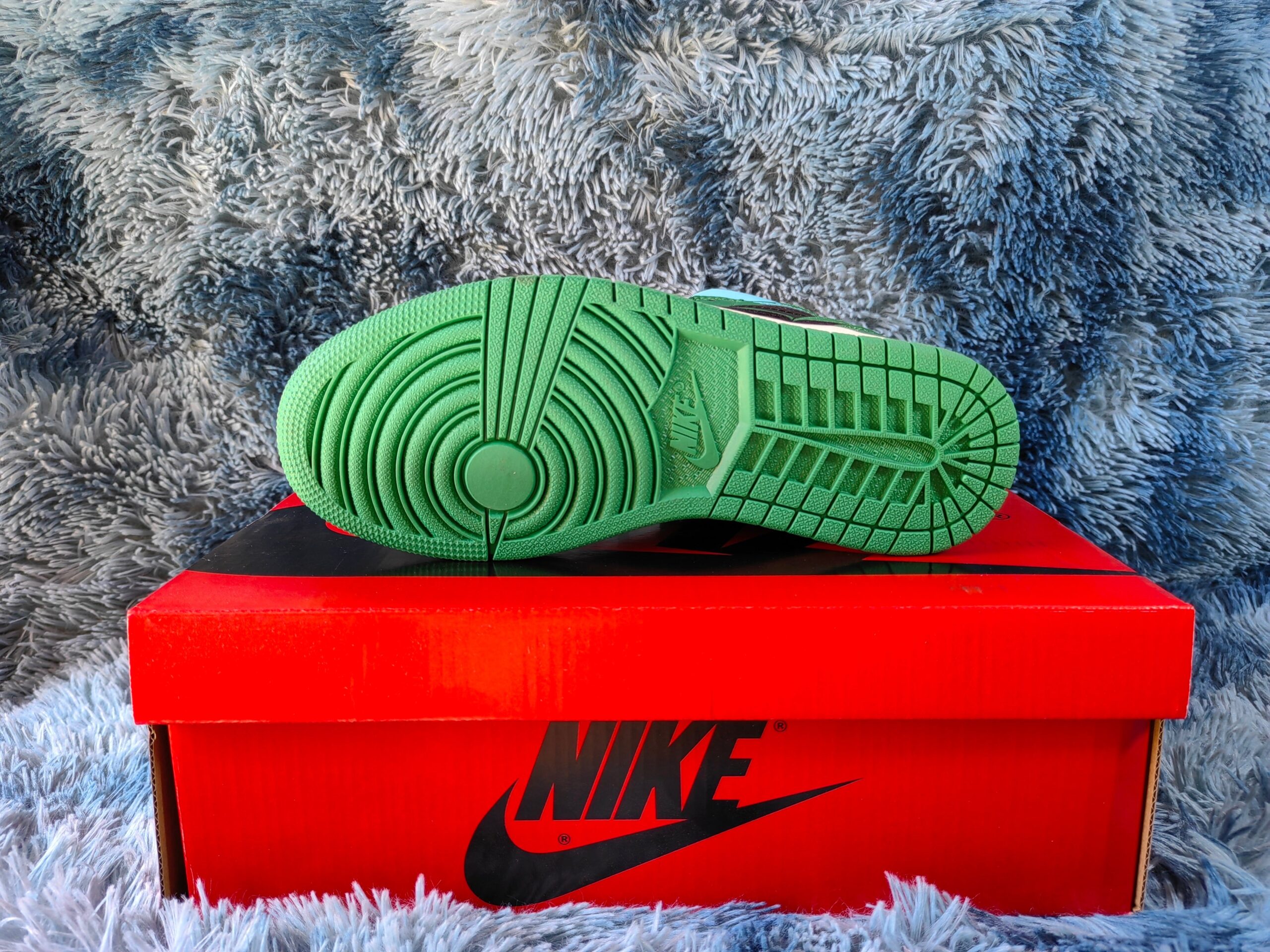 Air Jordan 1 Retro High OG Pine Green Black