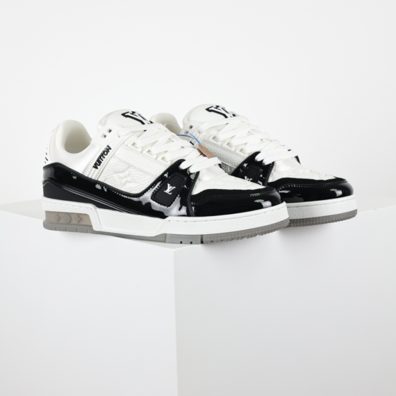 LOUIS VUITTON LV Skate Sneaker in Black