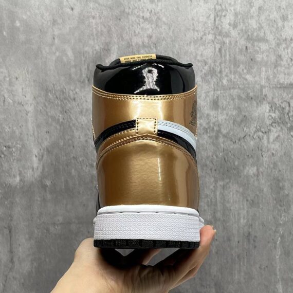 Air Jordan 1 High OG Black/Gold Split