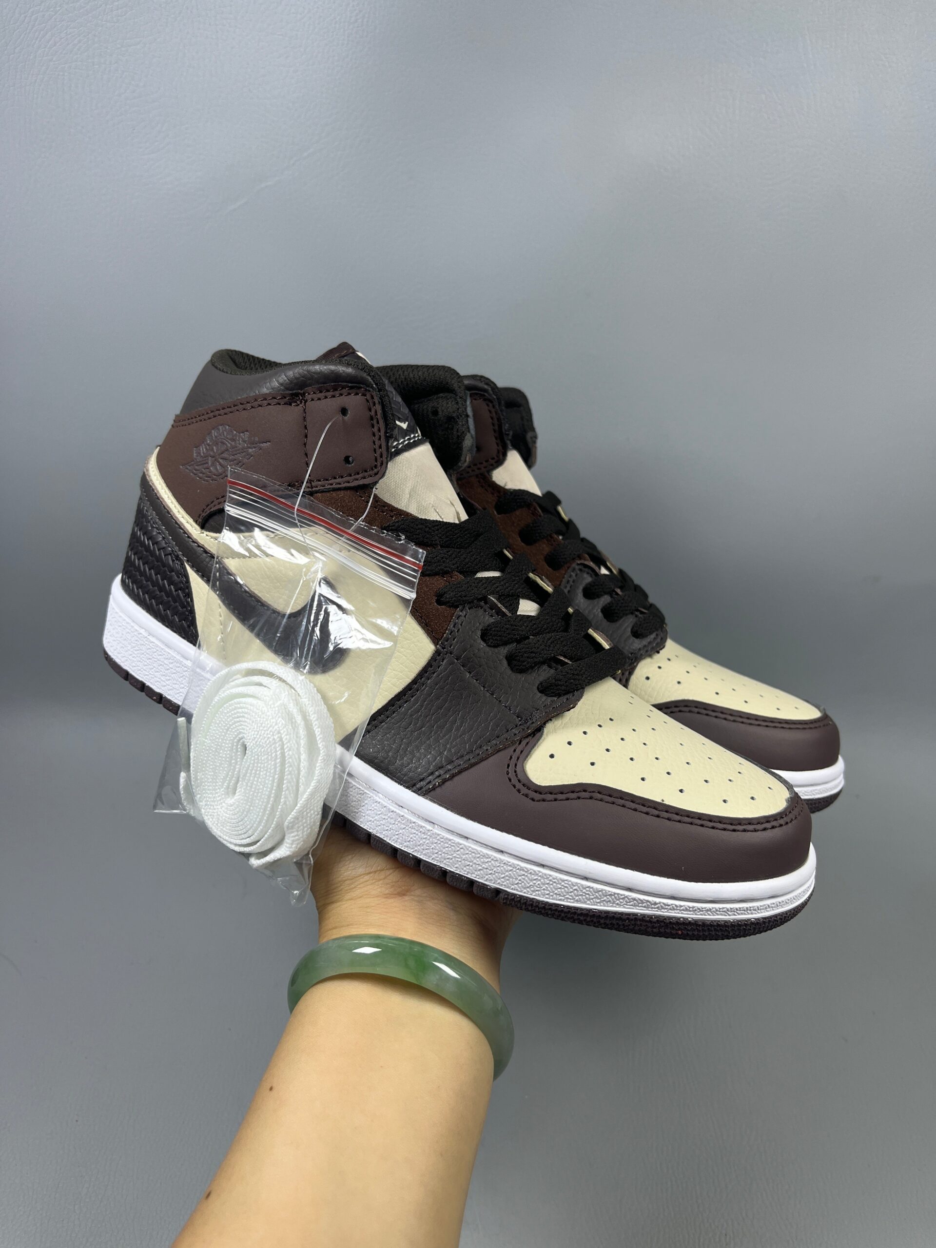 Air Jordan 1 Mid Brown/Sail/Black