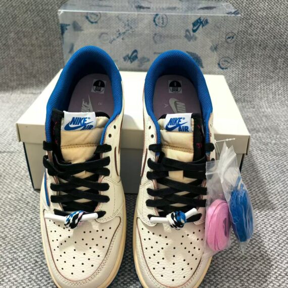 JORDAN 1 LOW OG x TRAVIS SCOTT FRAGMENT