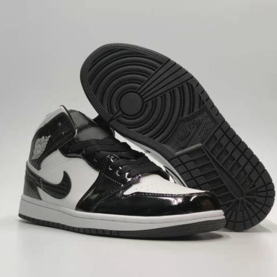 Air Jordan 1 Retro High OG Patent Bred