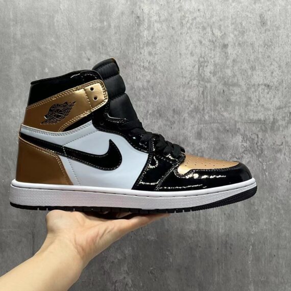 Air Jordan 1 High OG Black/Gold Split