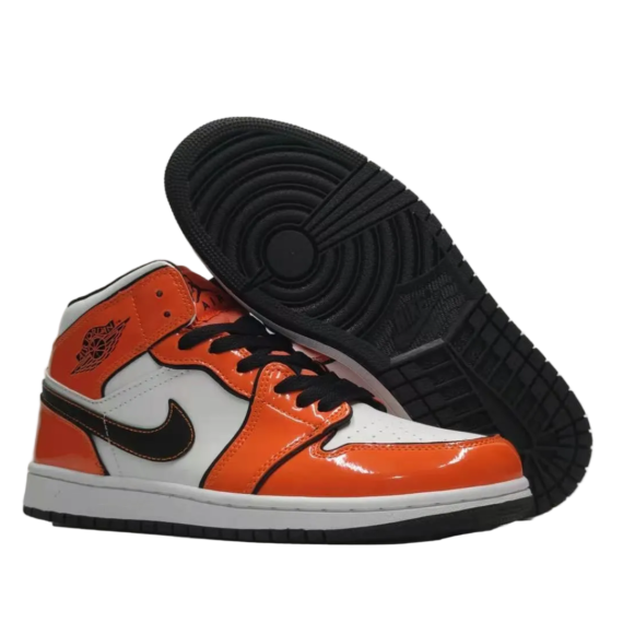 Air Jordan 1 Retro High OG Cyber Manga