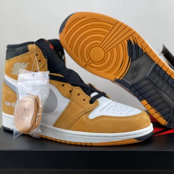 Air Jordan 1 Retro High OG Light Curry