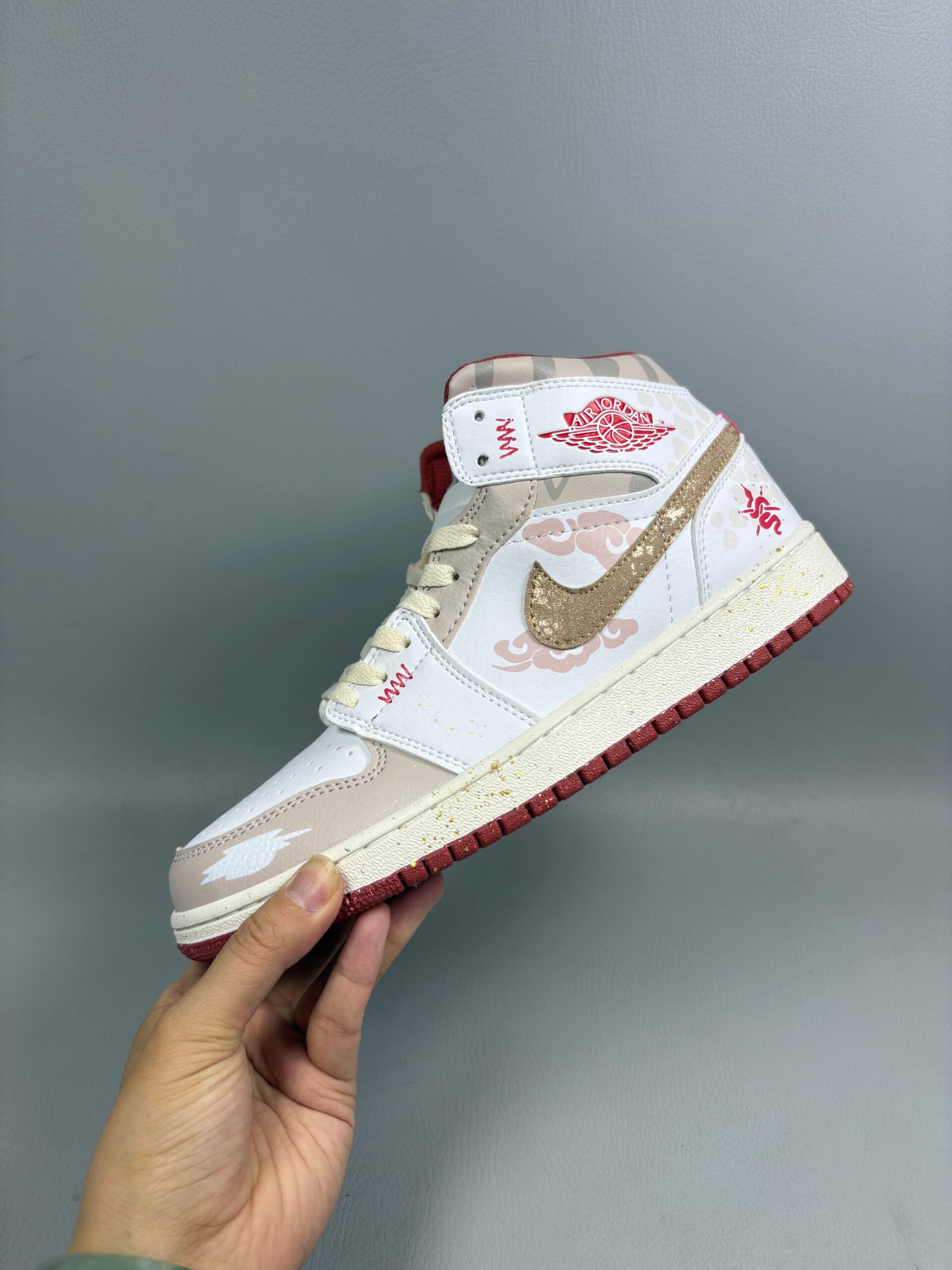 Air Jordan 1 Retro High OG Pink Snakeskin