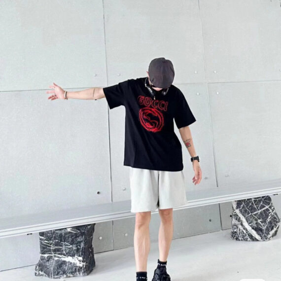 Gucci T-Shirt - Scribble Logo