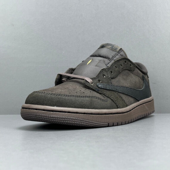 JORDAN 1 RETRO LOW OG SP x TRAVIS SCOTT VELVET BROWN
