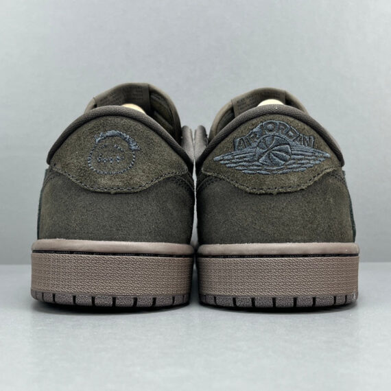 JORDAN 1 RETRO LOW OG SP x TRAVIS SCOTT VELVET BROWN