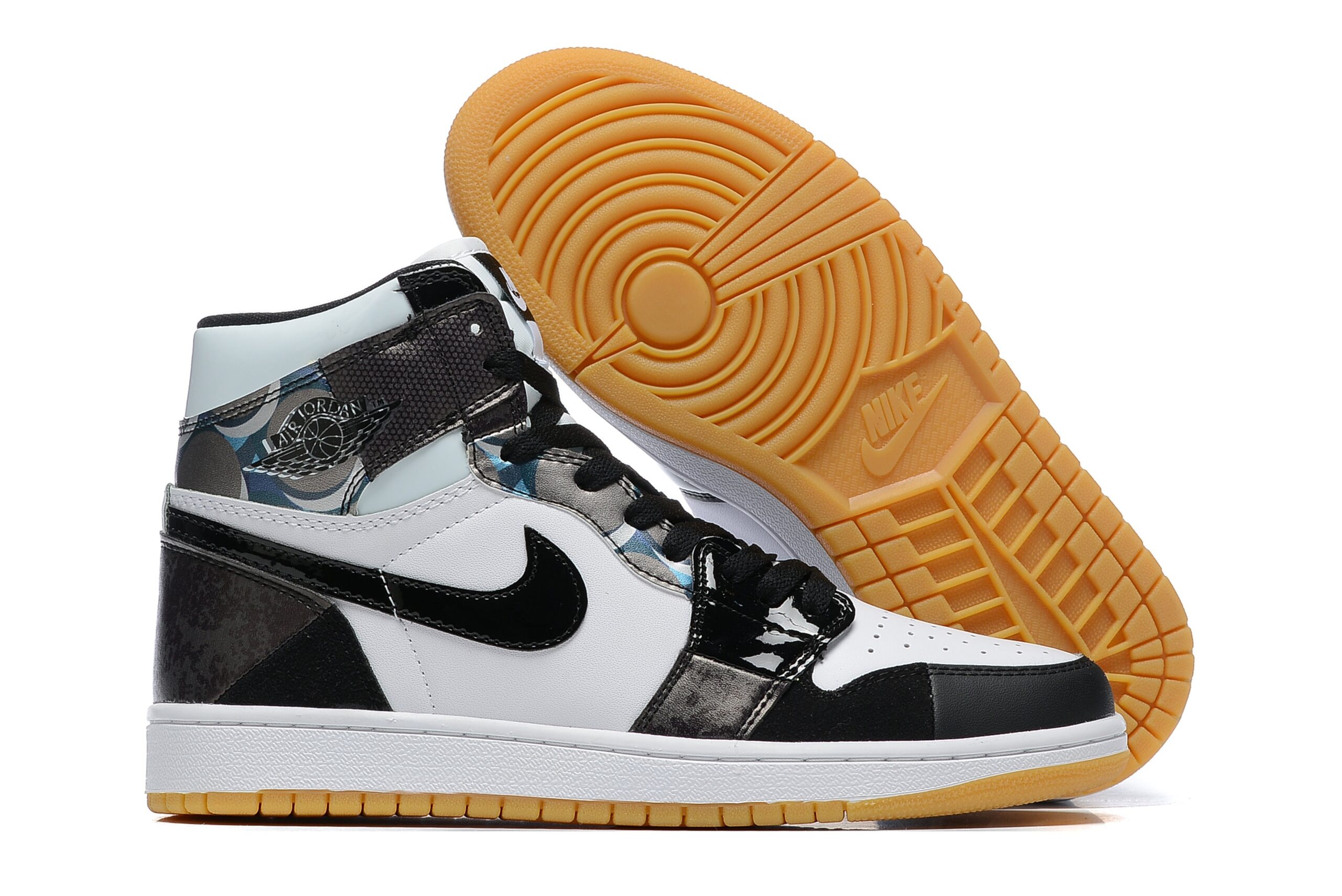 Air Jordan 1 Retro High OG Black Sole Spider