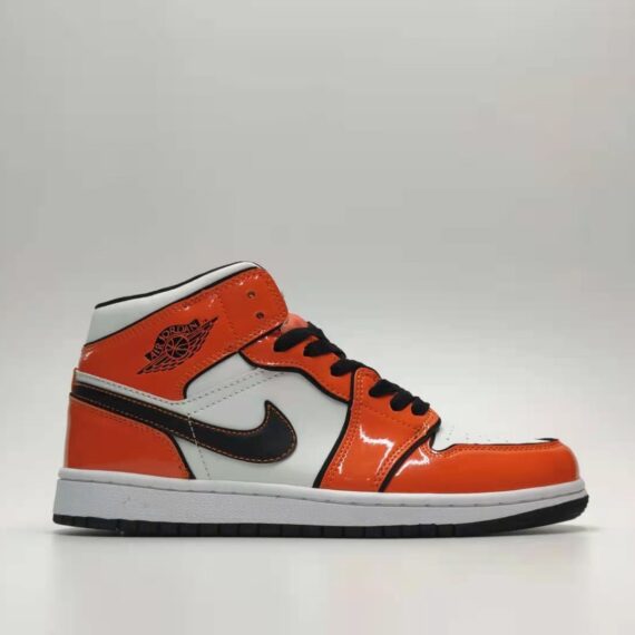 Air Jordan 1 Retro High OG Cyber Manga