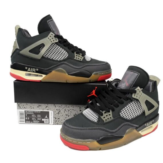 Air Jordan 4 Bred