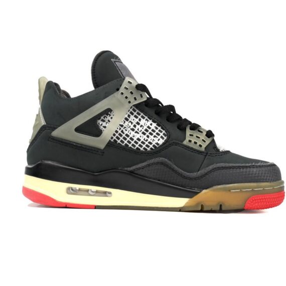 Air Jordan 4 Bred
