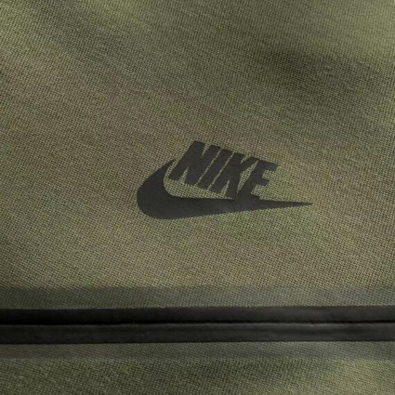 NIKE TECH FLEECE HOODIE x ARMY GREEN