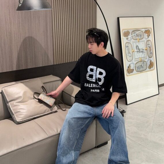 Balenciaga Cracked BB Logo T-Shirt (Black)