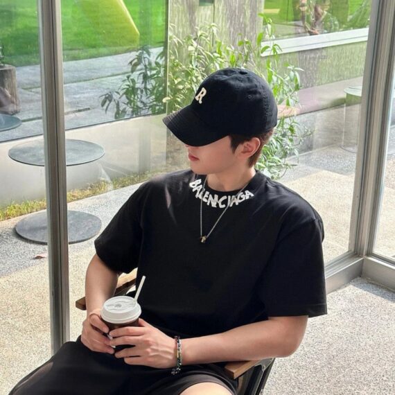 Balenciaga Distorted Logo T-Shirt (Black)