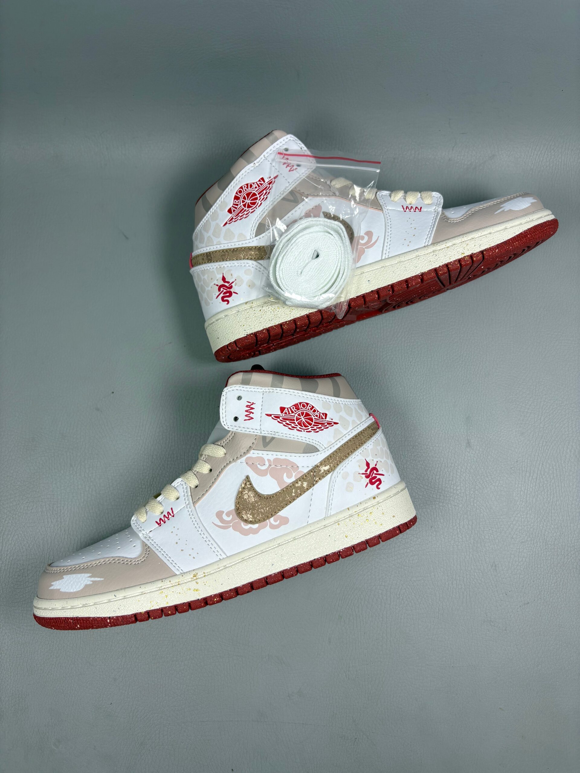Air Jordan 1 Retro High OG Pink Snakeskin