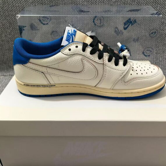 JORDAN 1 LOW OG x TRAVIS SCOTT FRAGMENT