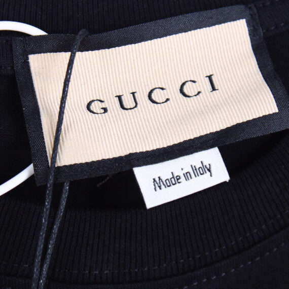 Gucci Graphic Logo T-Shirt (Black)