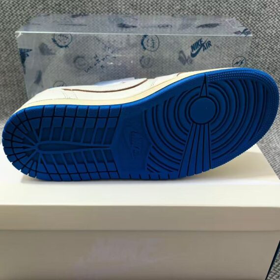 JORDAN 1 LOW OG x TRAVIS SCOTT FRAGMENT