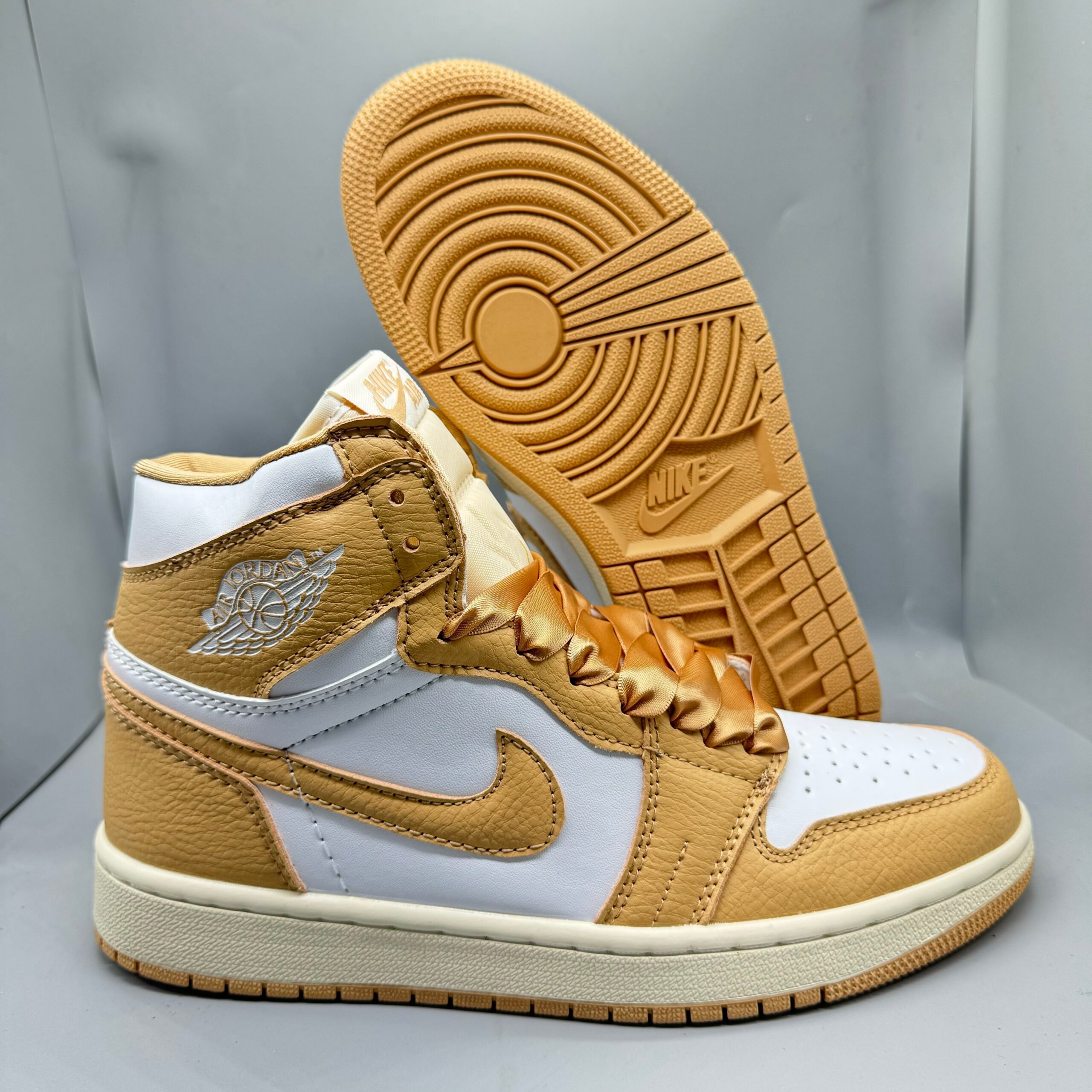 Air Jordan 1 Retro High OG Light Brown