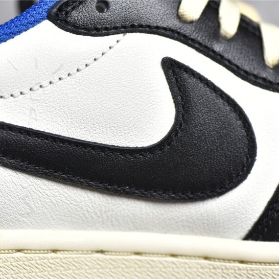 JORDAN 1 LOW x TRAVIS SCOTT FRAGMENT