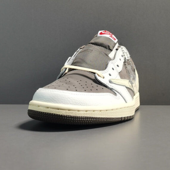 JORDAN 1 LOW x TRAVIS SCOTT REVERSE MOCHA