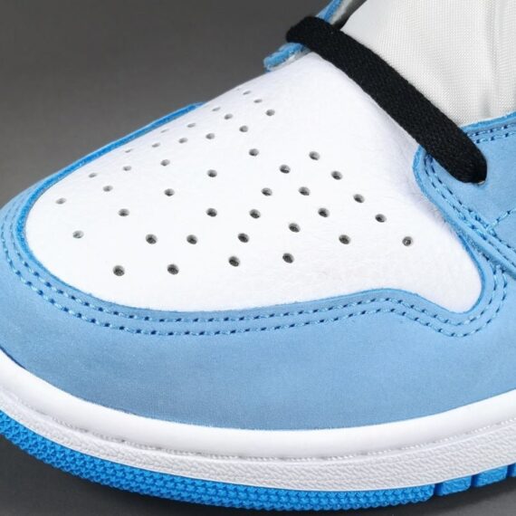 JORDAN 1 RETRO HIGH OG x UNIVERSITY BLUE