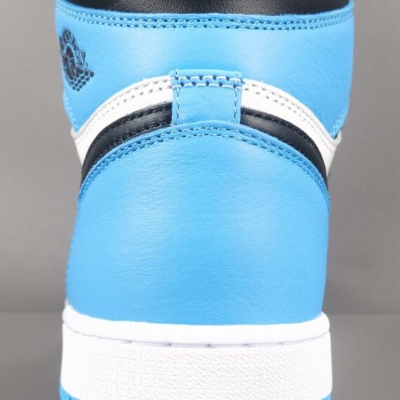 JORDAN 1 RETRO HIGH OG x UNIVERSITY BLUE