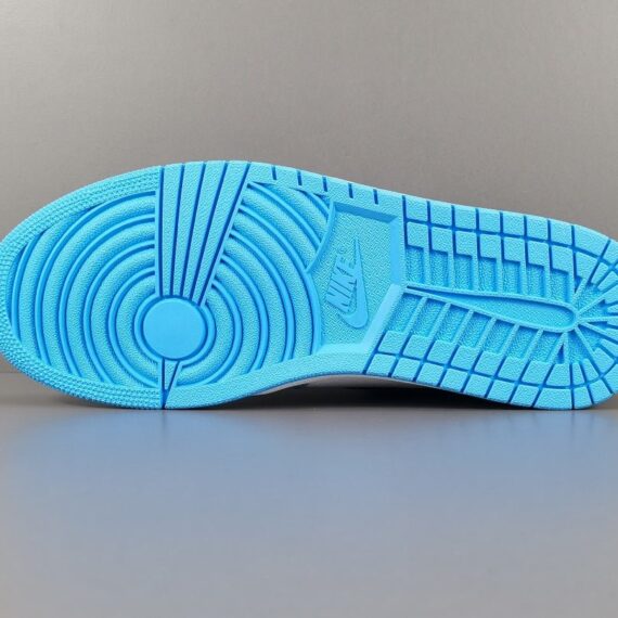 JORDAN 1 RETRO HIGH OG x UNIVERSITY BLUE