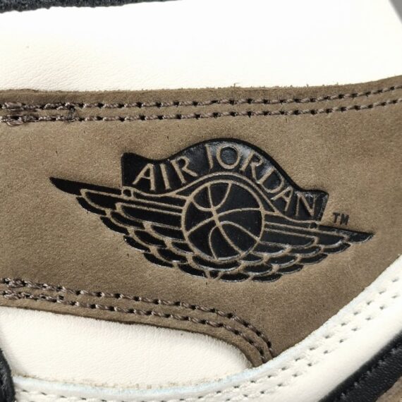 JORDAN 1 RETRO HIGH x DARK MOCHA