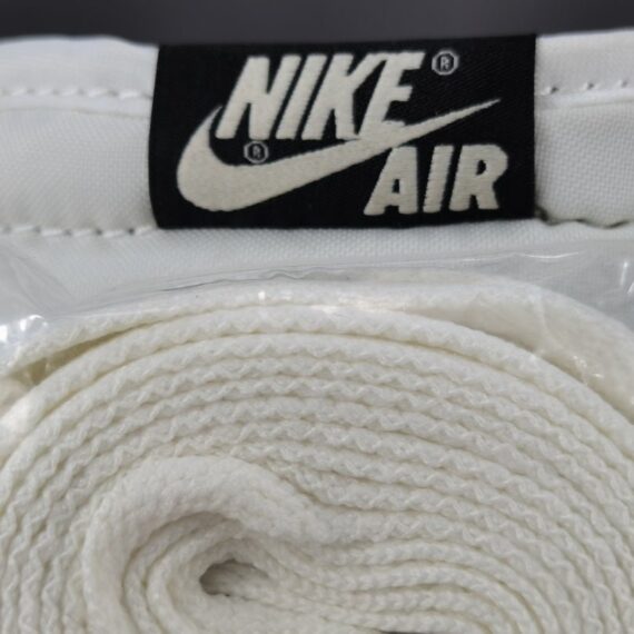JORDAN 1 RETRO HIGH x DARK MOCHA