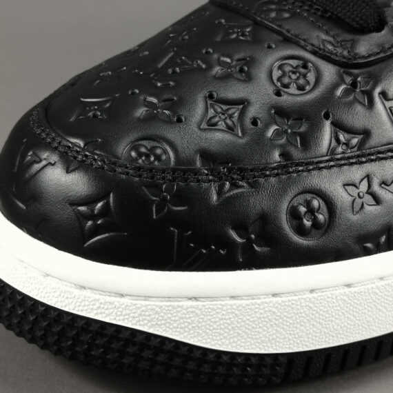NIKE AIR FORCE 1 x LOUIS VUITTON BLACK